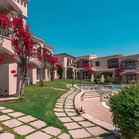 The Fantastic Residenza Badus Two Bedroom Sleeps Six Апартаменты *